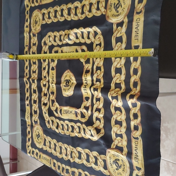 Black and gold square scarf - Picture 2 of 4